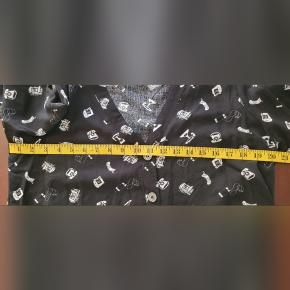 Brody Miles black telephone Blouse – L - Picture 5 of 5